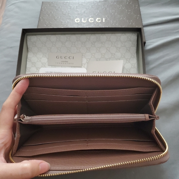 Leather Gucci wallet - Picture 2 of 4